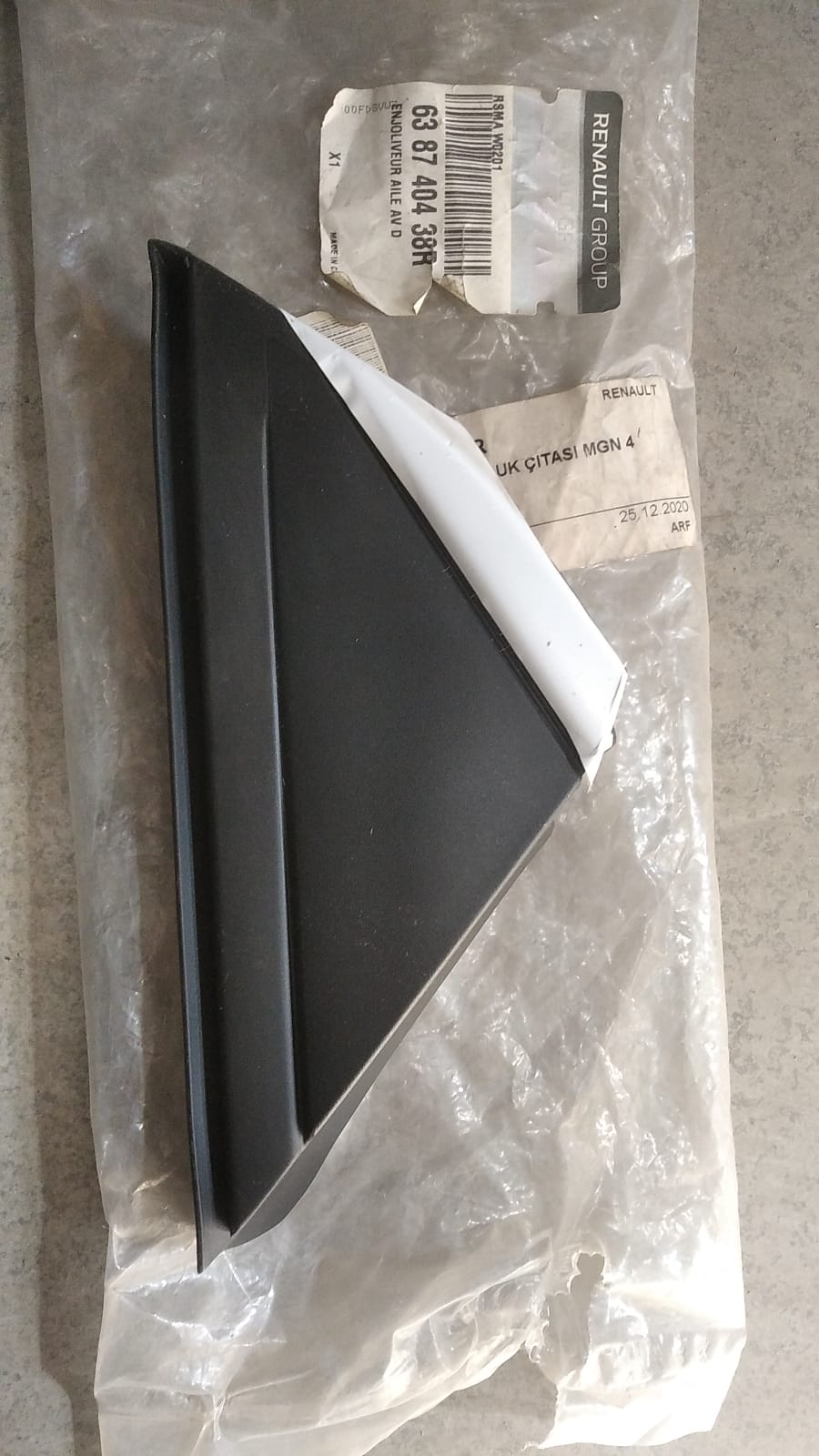 Megane 4-IV Sağ Ön Çamurluk Bakaliti Ayna Üçgeni