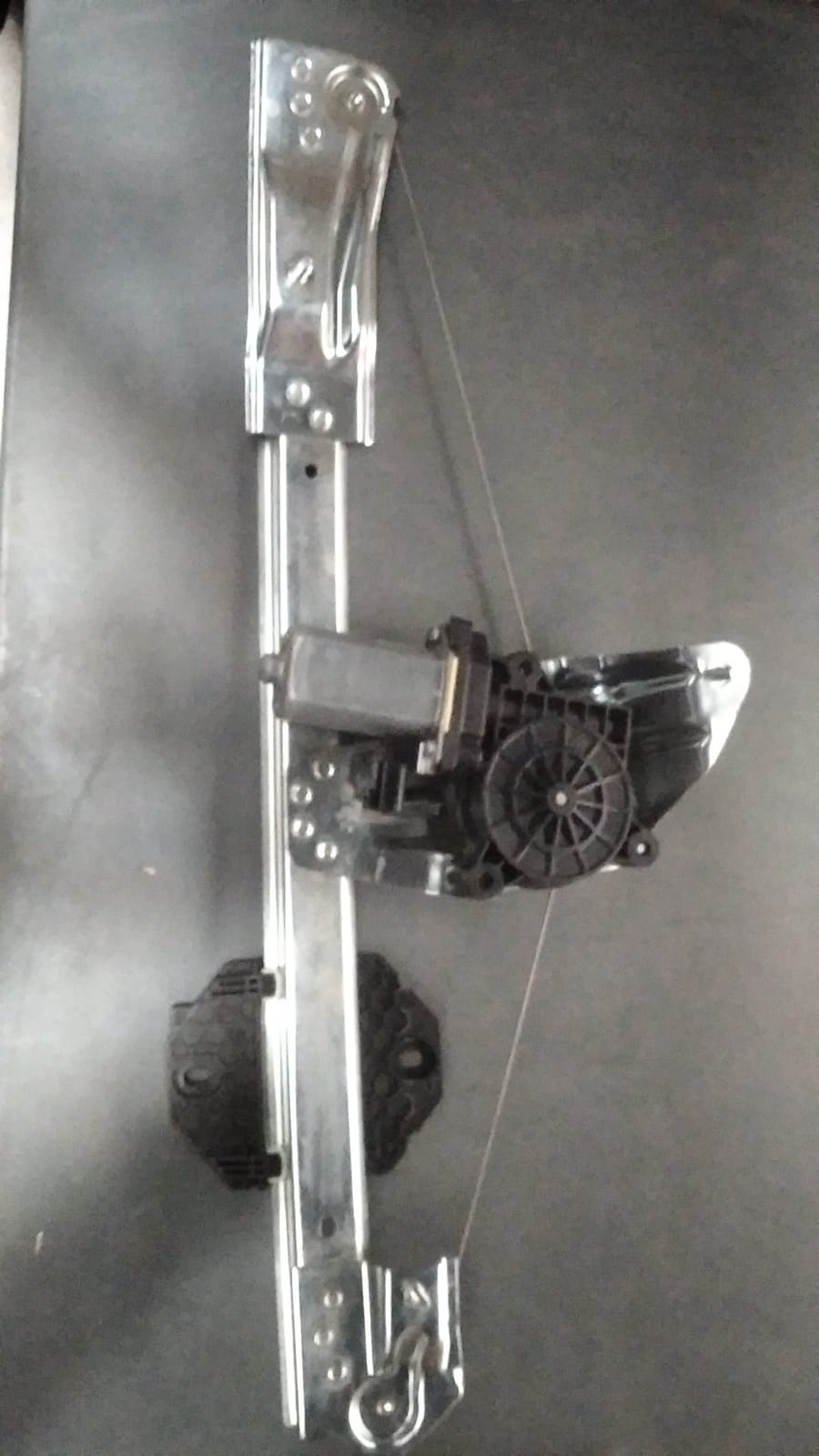 Logan 2-II Sandero 2-II Symbol 2- II Sol Ön Cam Krikosu (2013-2020)